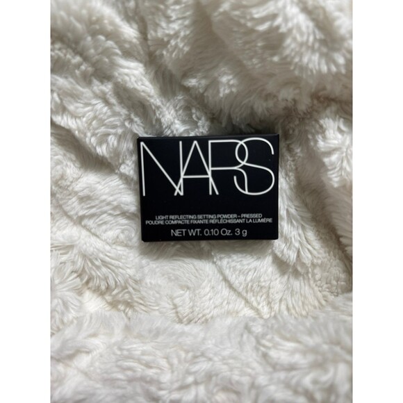 Nars Light Reflecting Setting Powder Translucent Crystal - Picture 3 of 5